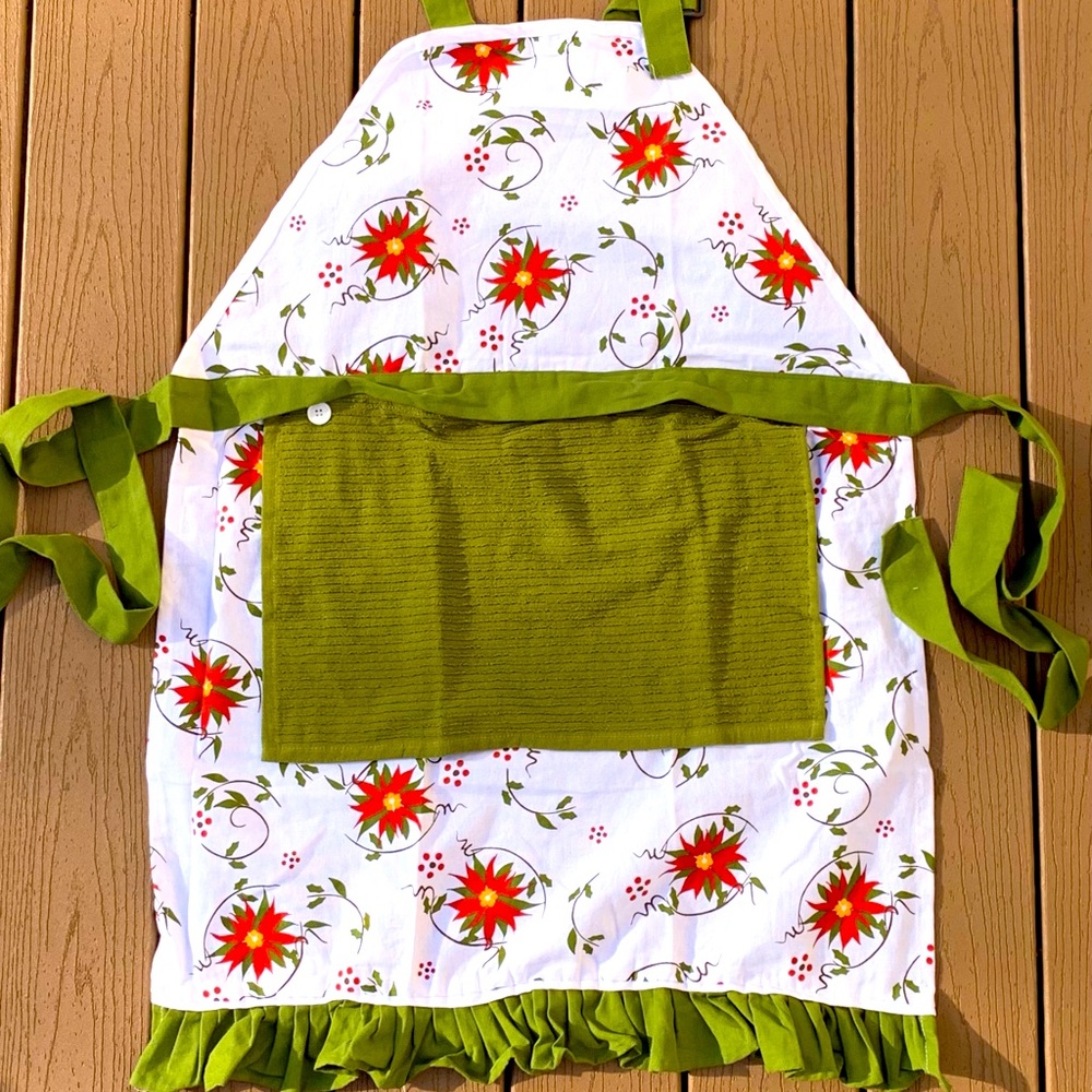 TEMP-TATIONS POINSETTIA HOLIDAY APRON WITH DETACHABLE TOWEL NWT